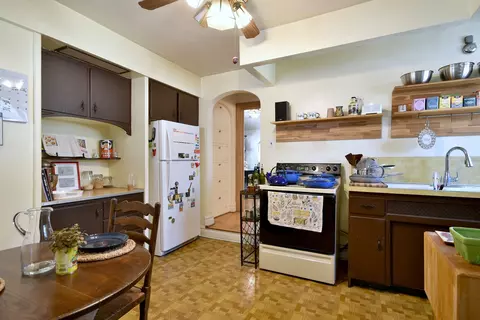 Kitchen - 7625 Monroe St, Forest Park, IL 60130 photo 4 of 9