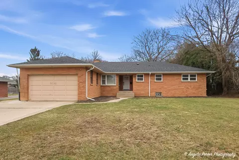 2041 North Ave, Waukegan, IL 60087