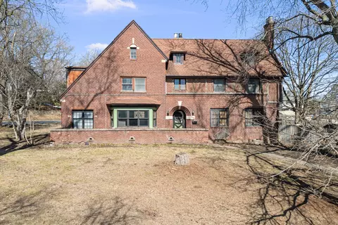 1012 5th Ave S, Clinton, IA 52732