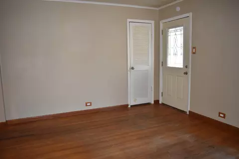 Living - 1770 E North St, Morris, IL 60450 photo 2 of 2