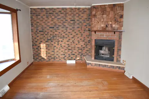 Living - 1770 E North St, Morris, IL 60450 photo 1 of 2