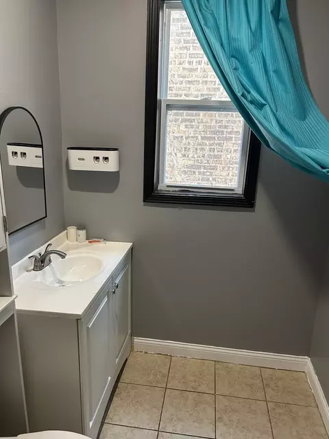 Bath - Undisclosed, Chicago, IL 60636 photo 2 of 7