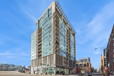 700 W Van Buren St #1105, Chicago, IL 60607
