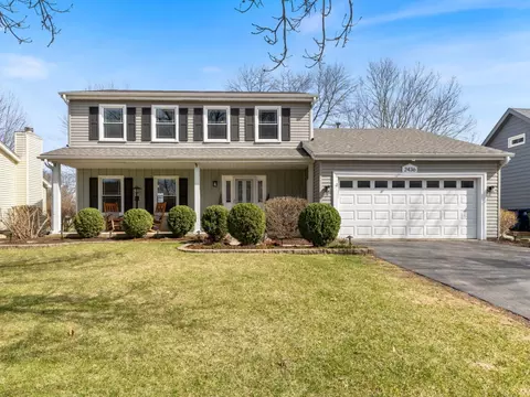 2436 Newport Dr, Naperville, IL 60565
