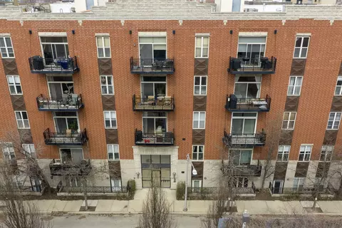 2342 W Bloomingdale Ave #208, Chicago, IL 60647