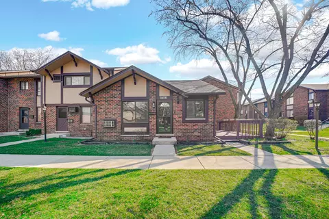 1 S141 Eliot Ln, Villa Park, IL 60181