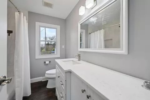 Bath - 849 Dixie Hwy, Beecher, IL 60401 photo 1 of 2