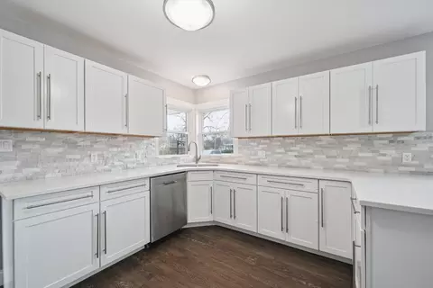 Kitchen - 849 Dixie Hwy, Beecher, IL 60401 photo 2 of 3
