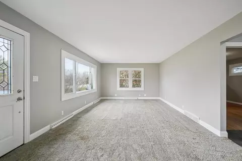 Living - 849 Dixie Hwy, Beecher, IL 60401 photo 1 of 3