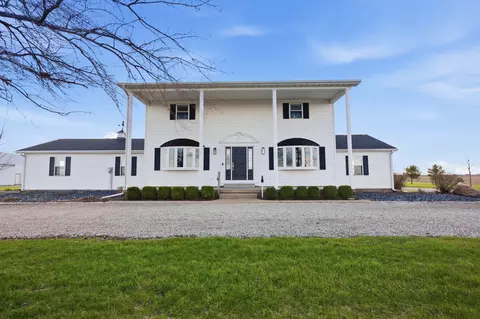 1189 County Road 200 E Rd, Seymour, IL 61875