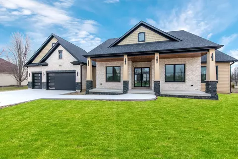 18843 S Chestnut Dr, Shorewood, IL 60404