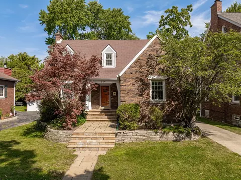 514 Uvedale Rd, Riverside, IL 60546