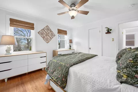 Bedroom - 514 Uvedale Rd, Riverside, IL 60546 photo 2 of 4