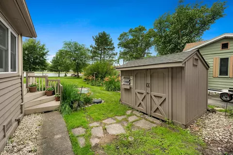 Exterior - 3315 S Riverdale Rd, Mchenry, IL 60051 photo 6 of 22
