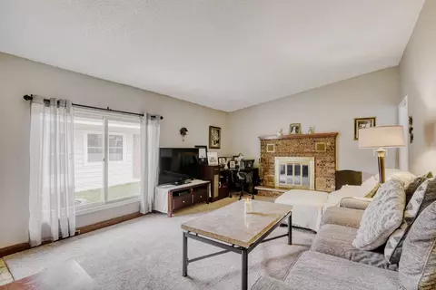 Living - Undisclosed, Evergreen Park, IL 60805 photo 3 of 4