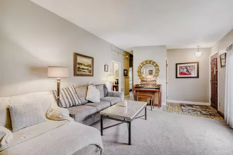 Living - Undisclosed, Evergreen Park, IL 60805 photo 4 of 4