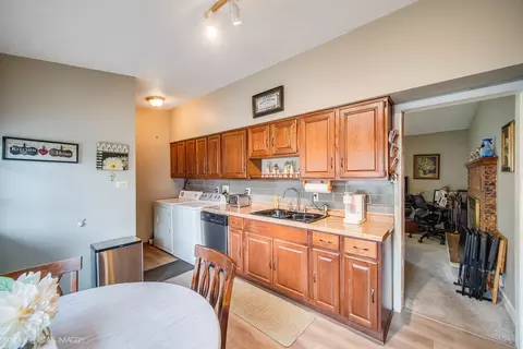 Other - Undisclosed, Evergreen Park, IL 60805 photo 5 of 8