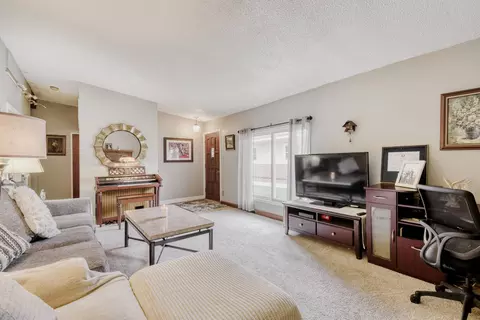 Living - Undisclosed, Evergreen Park, IL 60805 photo 1 of 4