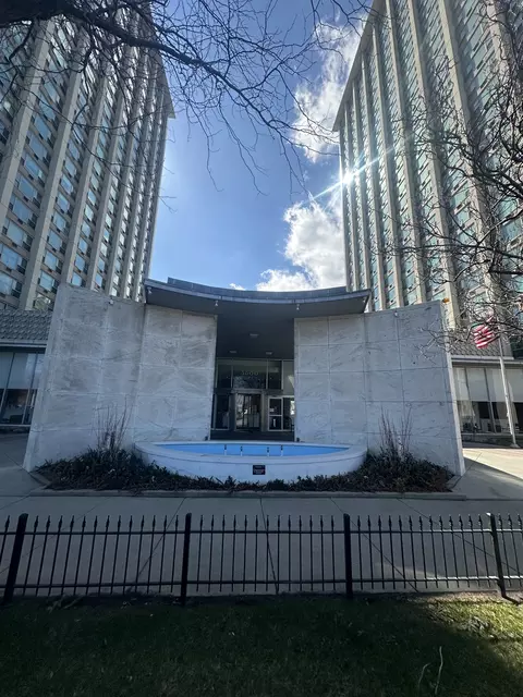 3600 N Lake Shore Dr #1624, Chicago, IL 60613