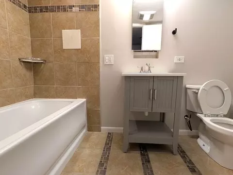 Bath - 14844 Dearborn St, Dolton, IL 60419 photo 1 of 2