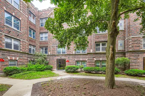 28 S 6th Ave #1D, La Grange, IL 60525