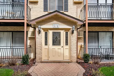 5143 N East River Rd #355-D, Chicago, IL 60656