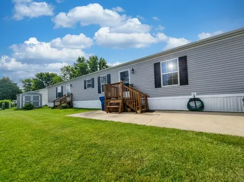 83 St George Dr, Bourbonnais, IL 60914