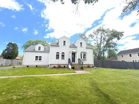 423 S Center St, Bensenville, IL 60106