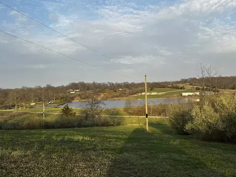 5609 Ten Mile Rd, Mcleansboro, IL 62859