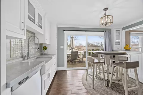 960 Sycamore Ct, Hoffman Estates, IL 60192 photo 3