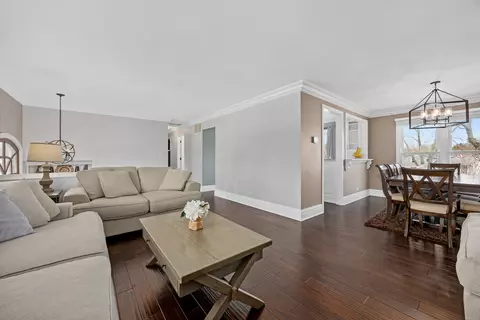 960 Sycamore Ct, Hoffman Estates, IL 60192 photo 11