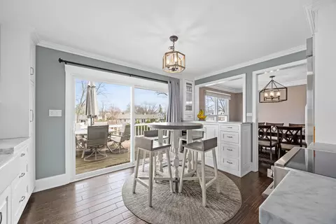 960 Sycamore Ct, Hoffman Estates, IL 60192 photo 4