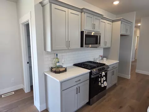 Kitchen - 2905 Binghamton Ln, Bloomington, IL 61705 photo 3 of 7