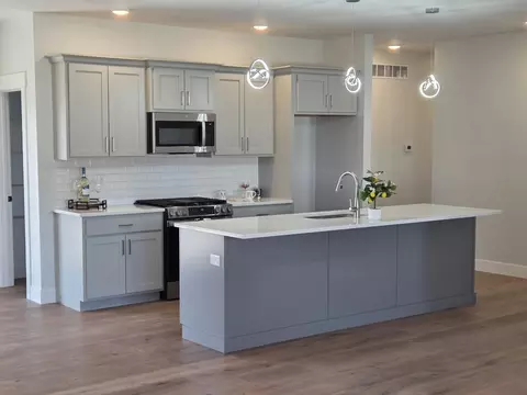 Kitchen - 2905 Binghamton Ln, Bloomington, IL 61705 photo 1 of 7