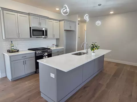 Kitchen - 2905 Binghamton Ln, Bloomington, IL 61705 photo 2 of 7
