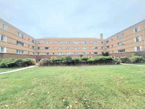 1100 N Harlem Ave #1, River Forest, IL 60305