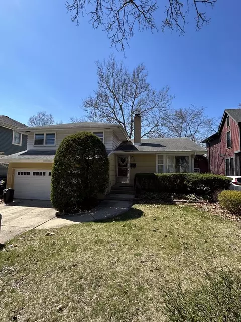 4808 Linscott Ave, Downers Grove, IL 60515
