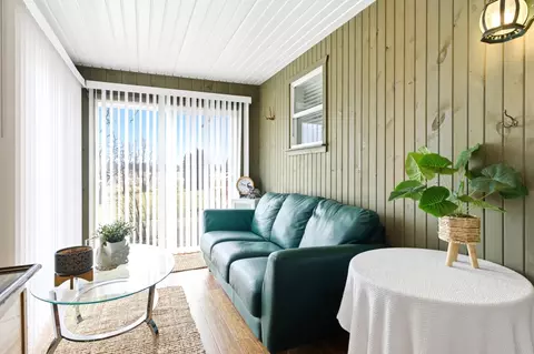 Living - 1431 Il Route 75, Freeport, IL 61032 photo 5 of 5