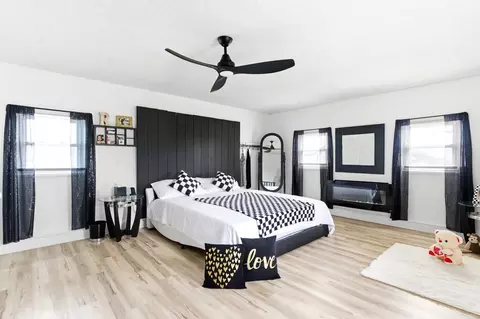 Bedroom - 1431 Il Route 75, Freeport, IL 61032 photo 1 of 4