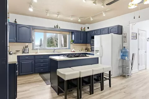 Kitchen - 1431 Il Route 75, Freeport, IL 61032 photo 1 of 2
