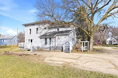 Exterior - 1431 Il Route 75, Freeport, IL 61032 photo 1 of 5
