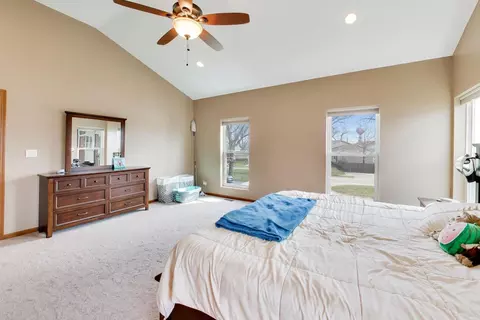 Bedroom - 4444 Westbridge Ct, Hoffman Estates, IL 60192 photo 2 of 7