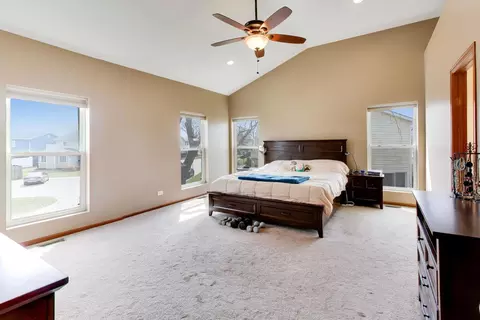 Bedroom - 4444 Westbridge Ct, Hoffman Estates, IL 60192 photo 1 of 7
