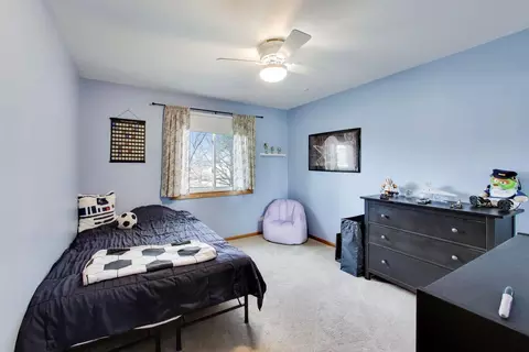 Bedroom - 4444 Westbridge Ct, Hoffman Estates, IL 60192 photo 3 of 7