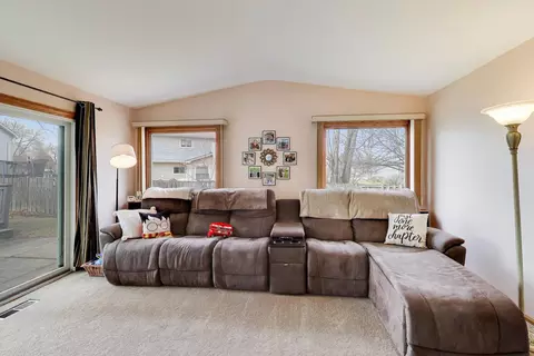 Other - 4444 Westbridge Ct, Hoffman Estates, IL 60192 photo 3 of 7