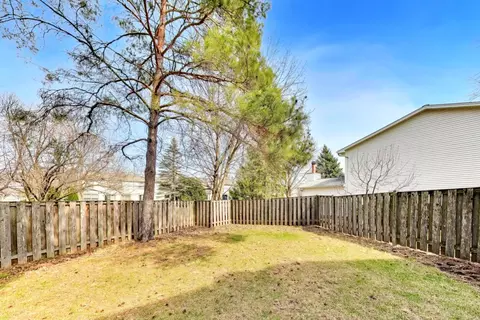Exterior - 4444 Westbridge Ct, Hoffman Estates, IL 60192 photo 4 of 4
