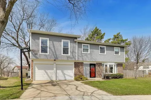 Exterior - 4444 Westbridge Ct, Hoffman Estates, IL 60192 photo 2 of 4