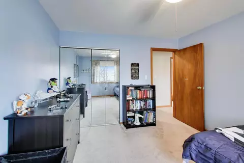 Bedroom - 4444 Westbridge Ct, Hoffman Estates, IL 60192 photo 4 of 7