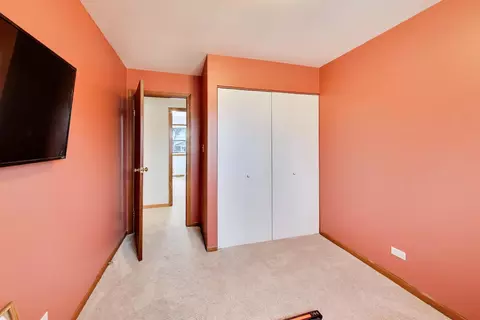 Bedroom - 4444 Westbridge Ct, Hoffman Estates, IL 60192 photo 7 of 7