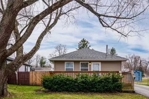7607 Hickory Rd, Wonder Lake, IL 60097